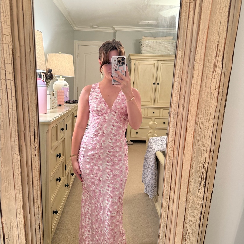 Elegant Pink Sequin Evening Gown